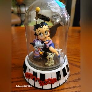 Betty Boop “Limited Edition “numbered, Bourbon Street with glass Dome